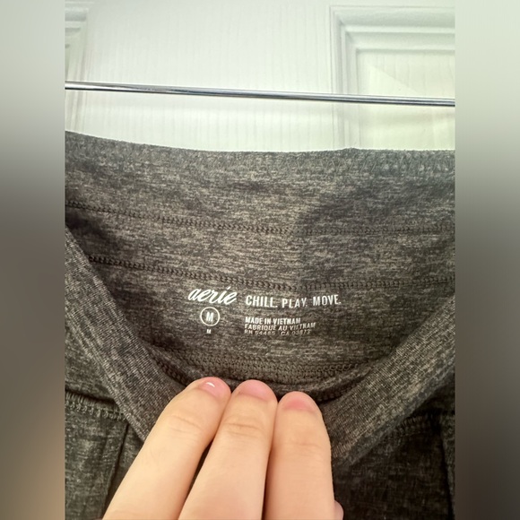 Aerie Play Pocket and Cuff Leggings - Picture 4 of 5